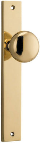 Iver Cambridge Door Knob On Rectangular Backplate - primehardware