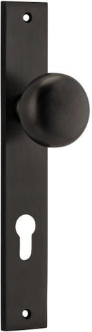 Iver Cambridge Door Knob On Rectangular Backplate - primehardware