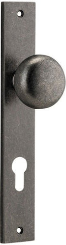 Iver Cambridge Door Knob On Rectangular Backplate - primehardware