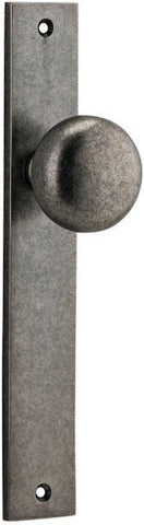 Iver Cambridge Door Knob On Rectangular Backplate - primehardware