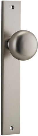 Iver Cambridge Door Knob On Rectangular Backplate - primehardware