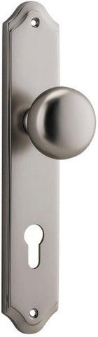 Iver Cambridge Door Knob On Shouldered Backplate - primehardware