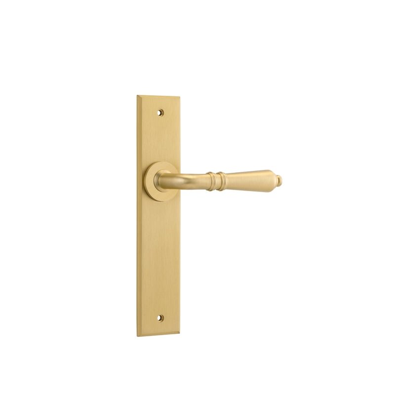 Iver Sarlat Door Lever Handle On Chamfered Backplate - primehardware