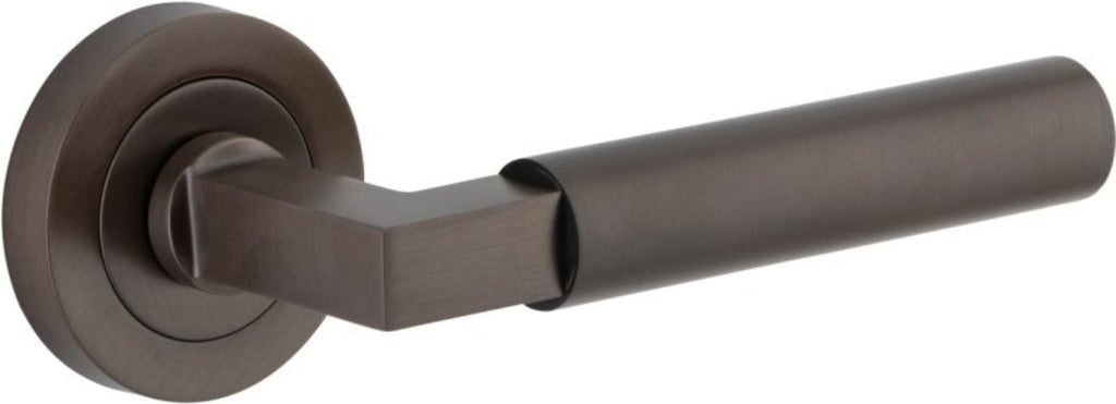 Iver Berlin Door Lever Handle On Round Rose Passage - primehardware