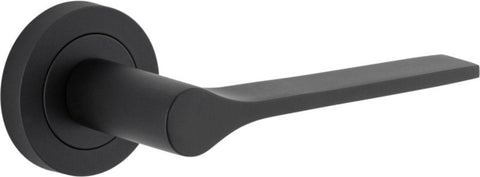 Iver Como Door Lever on Round Rose | Lever Set Only | 7 Finishes - Matt Black