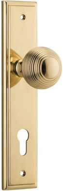 IVER Guildford Door Knob On Stepped Backplate | Entrance Lever Set Only | 9 Finishes - Polished Brass