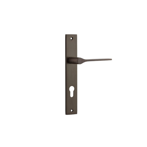 IVER Como Door Lever Handle On Rectangular Backplate | Entrance Lever Set Only | 7 Finishes - Signature Brass