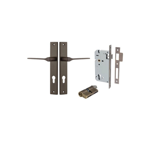 IVER Como Door Lever Handle On Rectangular Backplate | Entrance Kit (Key/Key) | 7 Finishes - Signature Brass