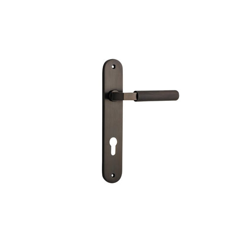 Iver Brunswick Door Lever Handle On Oval Backplate - primehardware