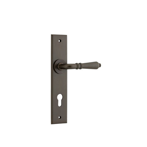 Iver Sarlat Door Lever Handle On Chamfered Backplate - primehardware