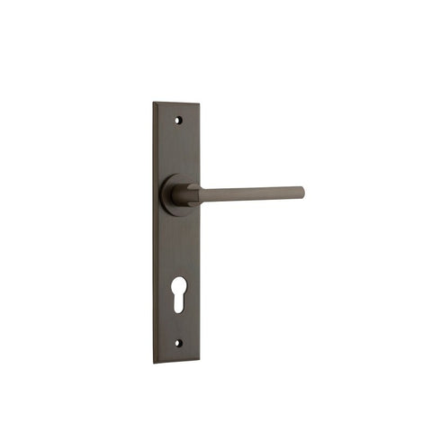 Iver Baltimore Door Lever Handle On Chamfered Backplate - primehardware