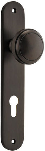 IVER Paddington Door Knob On Oval Backplate | Entrance Lever Set Only | 9 Finishes - Signature Brass