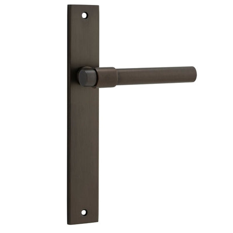 Iver Helsinki Door Lever Handle On Rectangular Backplate - primehardware