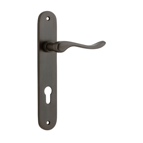 Iver Stirling Door Lever Handle On Oval Backplate - primehardware