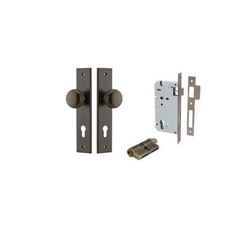 IVER Cambridge Door Knob On Chamfered Backplate | Entrance Kit (Key/Key) | 9 Finishes - Signature Brass