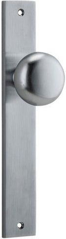 Iver Cambridge Door Knob On Rectangular Backplate - primehardware