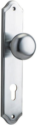 IVER Cambridge Door Knob On Shouldered Backplate | Entrance Lever Set Only | 9 Finishes - Brushed Chrome