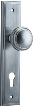 IVER Paddington Door Knob On Stepped Backplate | Entrance Lever Set Only | 9 Finishes - Brushed Chrome