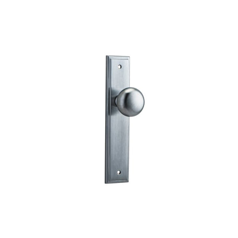 IVER Cambridge Door Knob On Stepped Backplate | Passage Lever Set Only | 9 Finishes - Brushed Chrome