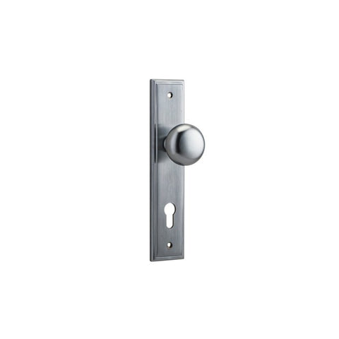 IVER Cambridge Door Knob On Stepped Backplate | Entrance Lever Set Only | 9 Finishes - Brushed Chrome