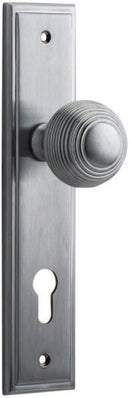 IVER Guildford Door Knob On Stepped Backplate | Entrance Lever Set Only | 9 Finishes - Brushed Chrome