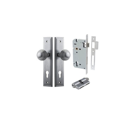 IVER Guildford Door Knob On Stepped Backplate | Entrance Kit (Key/Key) | 9 Finishes - Brushed Chrome
