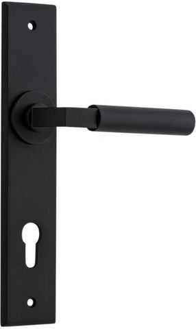 Iver Berlin Door Lever Handle On Chamfered Rectangular Backplate - primehardware