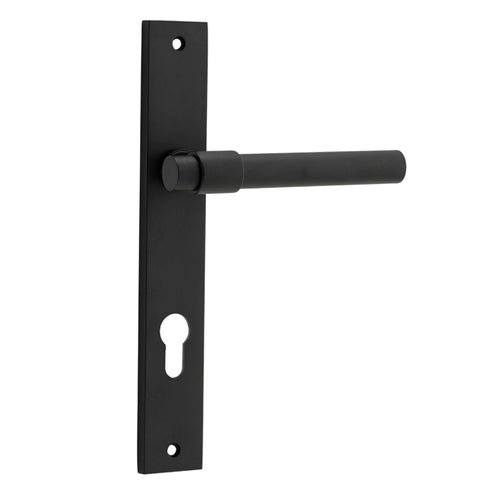 IVER Helsinki Door Lever Handle On Rectangular Backplate | Entrance Lever Set Only | 7 Finishes - Matt Black