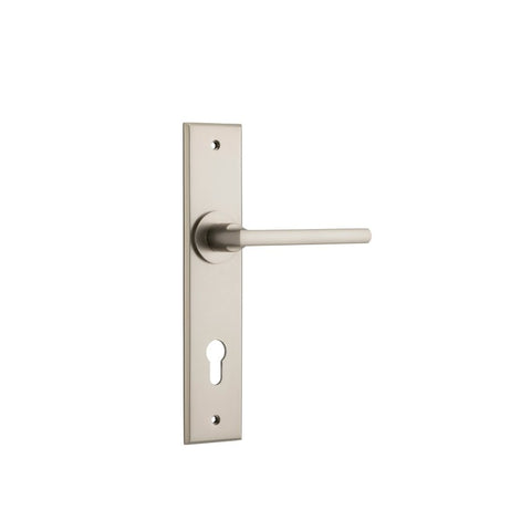 Iver Baltimore Door Lever Handle On Chamfered Backplate - primehardware