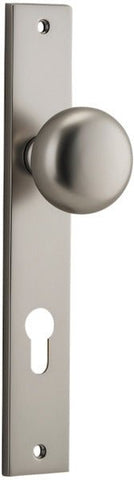 Iver Cambridge Door Knob On Rectangular Backplate - primehardware