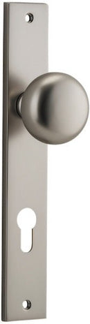 Iver Cambridge Door Knob On Rectangular Backplate - primehardware