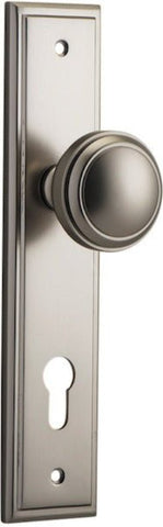 IVER Paddington Door Knob On Stepped Backplate | Entrance Lever Set Only | 9 Finishes - Satin Nickel