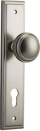 IVER Paddington Door Knob On Stepped Backplate | Entrance Lever Set Only | 9 Finishes - Satin Nickel