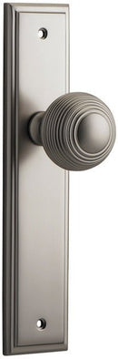IVER Guildford Door Knob On Stepped Backplate | Passage Lever Set Only | 9 Finishes - Satin Nickel