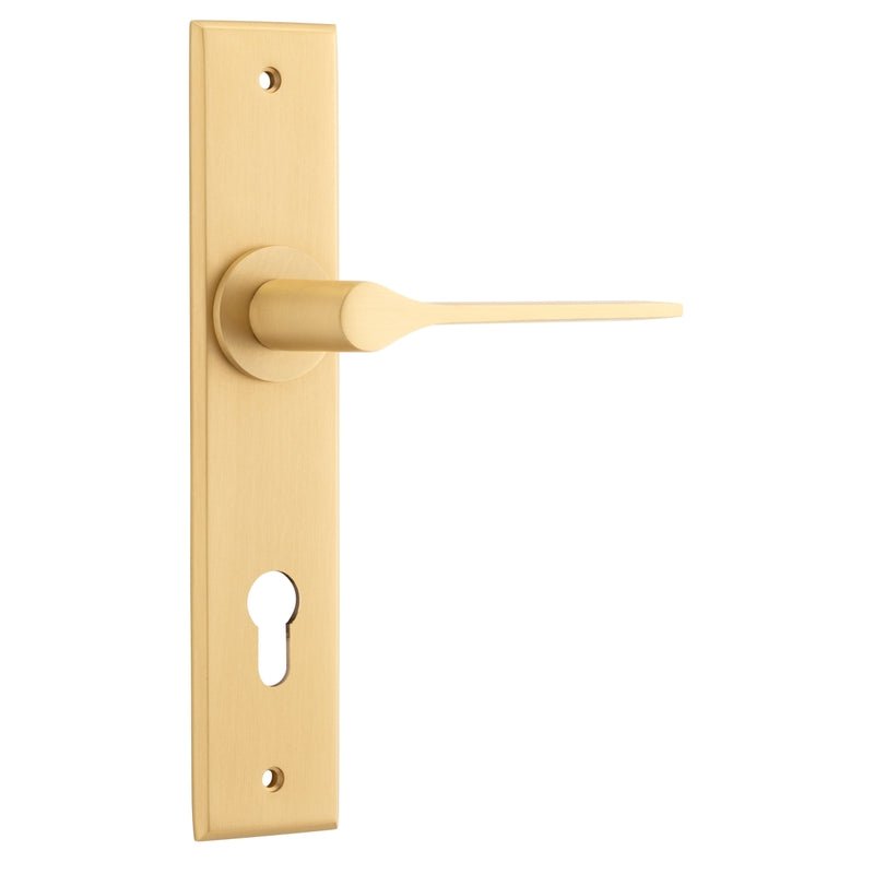 IVER Como Door Lever Handle On Chamfered Backplate | Entrance Lever Set Only | 7 Finishes - Brushed Brass