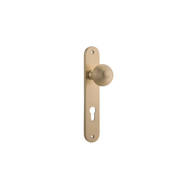 IVER Guildford Door Knob On Oval Backplate | Entrance Lever Set Only | 9 Finishes - Brushed Brass