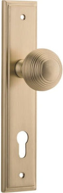 IVER Guildford Door Knob On Stepped Backplate | Entrance Lever Set Only | 9 Finishes - Brushed Brass