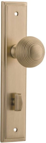 IVER Guildford Door Knob On Stepped Backplate | Privacy Lever Set Only | 9 Finishes - Brushed Brass