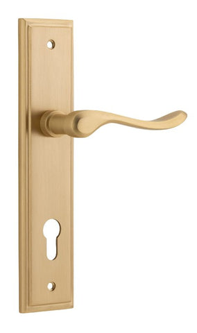 Iver Stirling Door Lever Handle On Stepped Backplate - primehardware