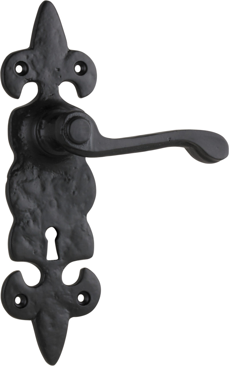 TRADCO STRATFORD LEVER DOOR HANDLE ON BACKPLATE MATT BLACK
