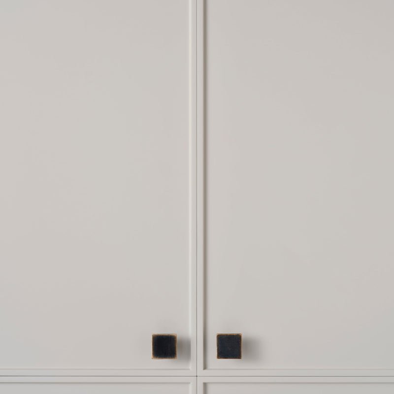 Castella Linea Italiana Square Knob
