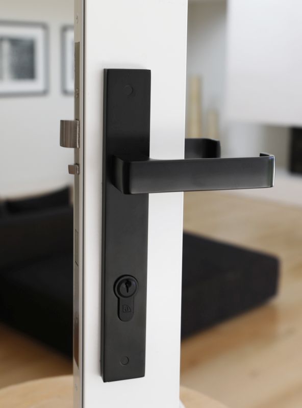 Builders Choice Long Plate Entrance Set (CC 85mm) DDA Lever Black 225x32mm  ONLY LEVER SET