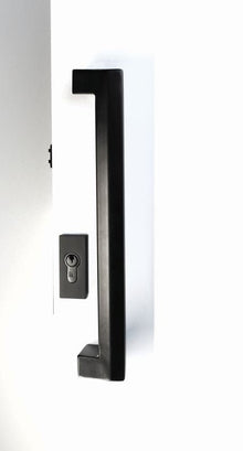 Austyle Entry Pull Handle — Offset Tapered DDA | Matt Black 316 Stainless Steel 1025mm