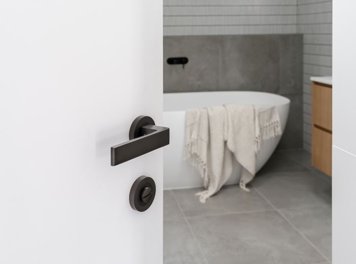 ZANDA BOSTON – GRAPHITE NICKEL