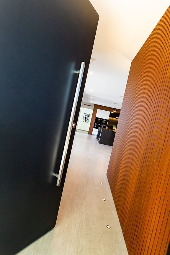ZANDA SQUARE PROFILE PULL HANDLE
