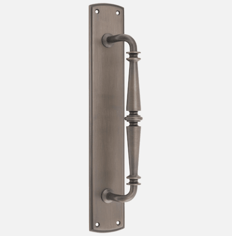 IVER Sarlat Door Pull Handle | 257mm [on Backplate] Pull Handle on Backplate - Signature Brass