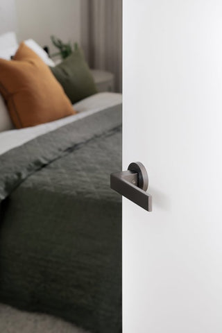 Zanda Boston – Graphite Nickel - primehardware