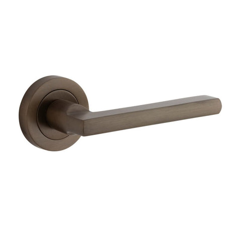 Iver Baltimore Door Lever Handle On Round Rose - primehardware